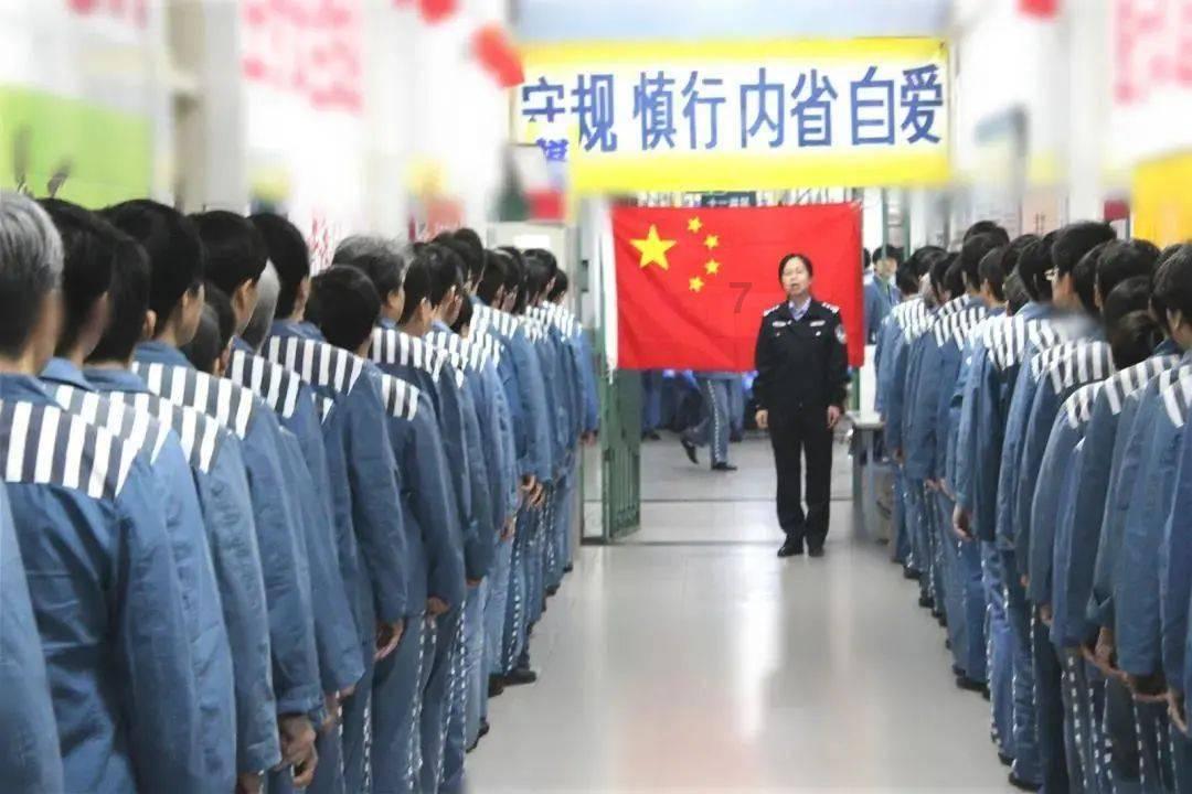 看到宝宝在咬手指，父母要制止吗？游戏画面
